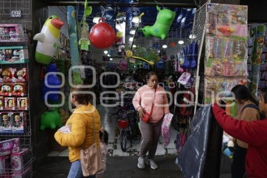 JUGUETERÍAS . CALLE 5 DE MAYO