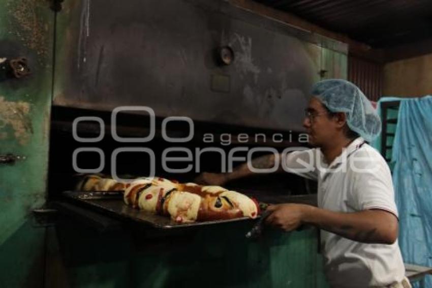 ACATLÁN . ELABORACIÓN ROSCA DE REYES