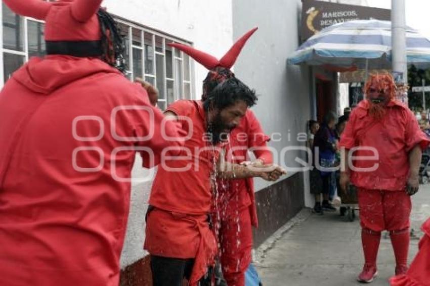 TRADICIONES . DOCE PARES DE FRANCIA