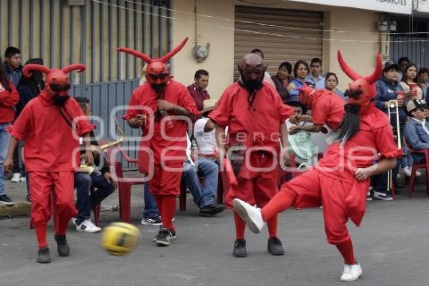 TRADICIONES . DOCE PARES DE FRANCIA