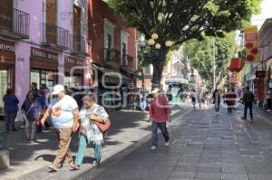 CALLE 5 DE MAYO . SIN AMBULANTES