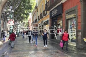CALLE 5 DE MAYO . SIN AMBULANTES