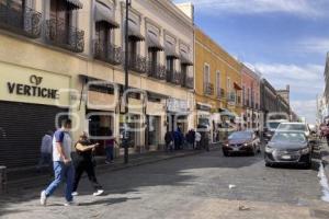 CALLE 5 DE MAYO . SIN AMBULANTES