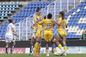 FÚTBOL FEMENIL . PUEBLA VS TIGRES