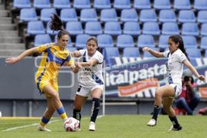 FÚTBOL FEMENIL . PUEBLA VS TIGRES