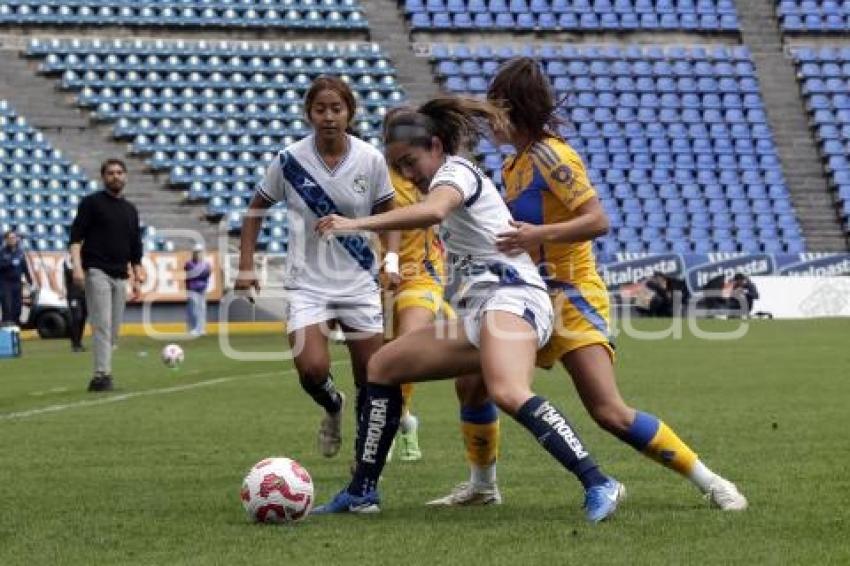 FÚTBOL FEMENIL . PUEBLA VS TIGRES