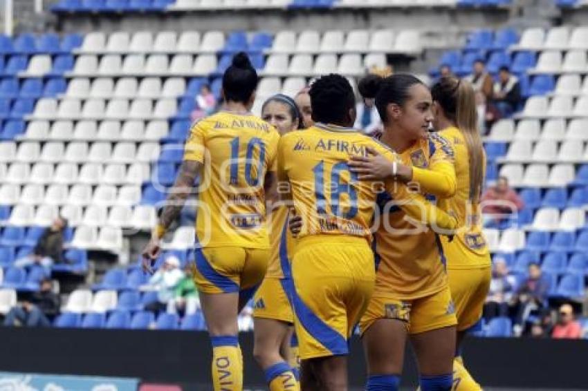FÚTBOL FEMENIL . PUEBLA VS TIGRES