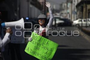 PAYASOS . MANIFESTACIÓN