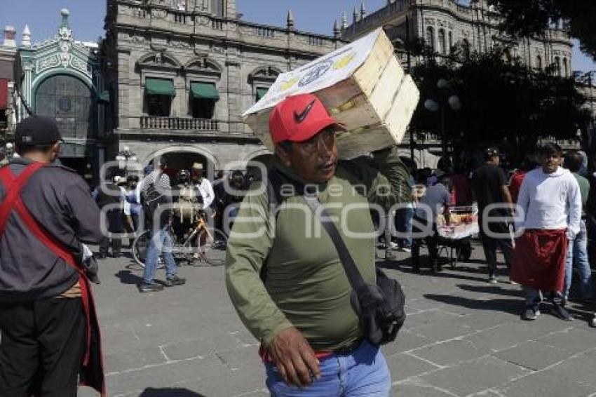 CENTRAL DE ABASTO . MANIFESTACIÓN ZÓCALO