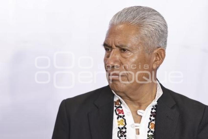 MANUEL VIVEROS