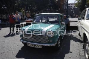DESFILE DE AUTOS ANTIGUOS