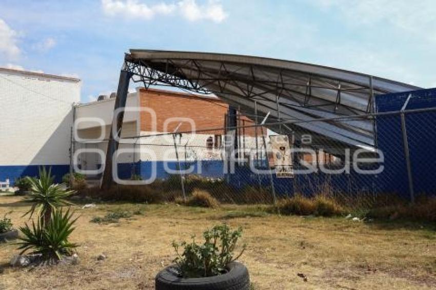 TLAXCALA . CANCHA MAL ESTADO