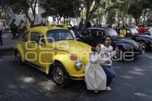 DESFILE DE AUTOS ANTIGUOS
