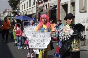 MANIFESTACIÓN . PAYASOS