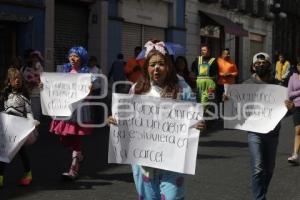 MANIFESTACIÓN . PAYASOS