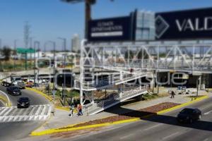 VÍA ATLIXCÁYOTL . PUENTE PEATONAL