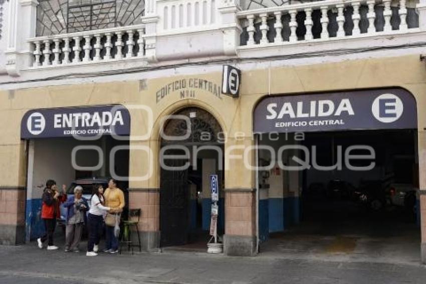 ESTACIONAMIENTOS