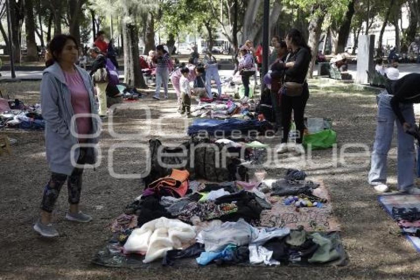 TIANGUIS . PASEO BRAVO
