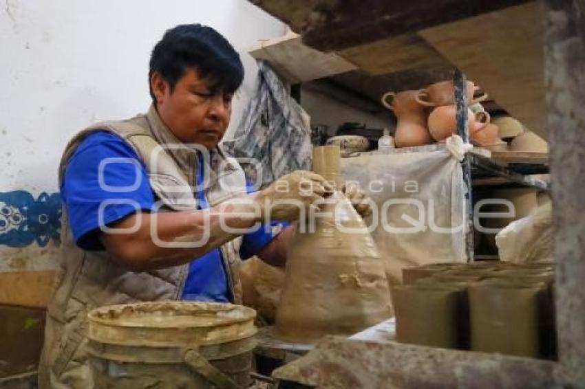 TLAXCALA . ARTESANÍAS DE BARRO