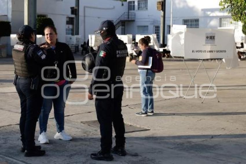 ELECCIONES . CIERRE DE CASILLAS