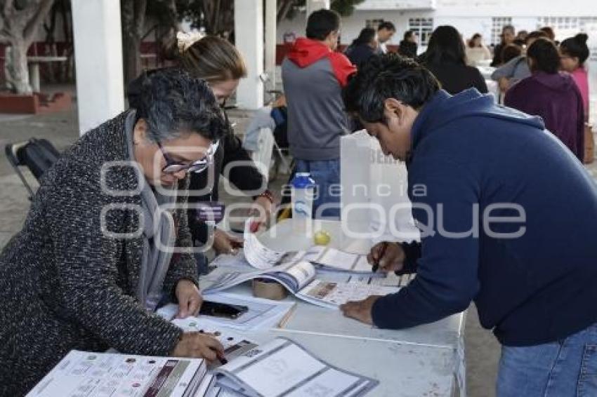 ELECCIONES . CIERRE DE CASILLAS