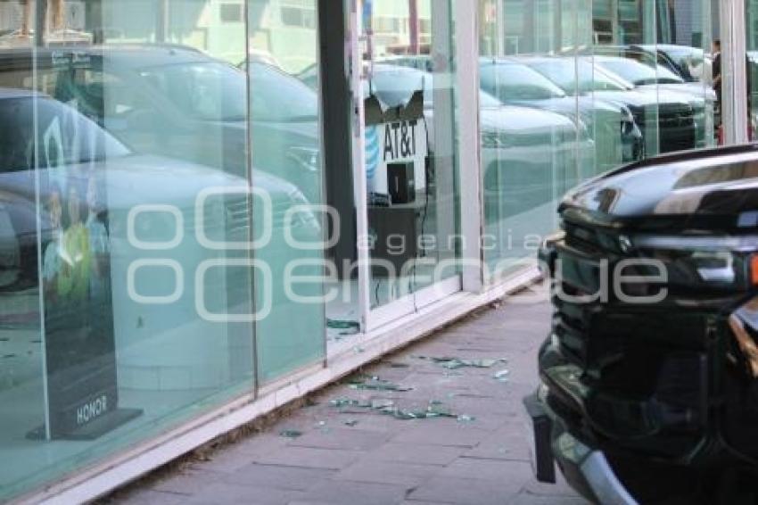 VANDALISMO PLAZA COMERCIAL