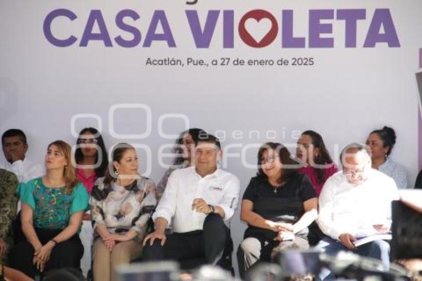 ACATLÁN . CASA VIOLETA