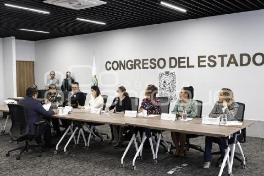 CONGRESO . CRÓNICA LEGISLATIVA