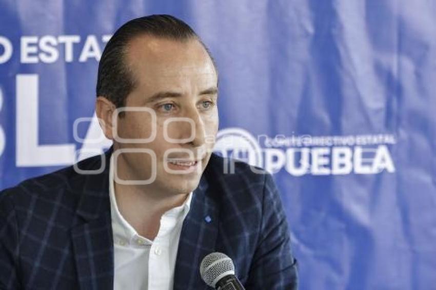 PAN . MARIO RIESTRA