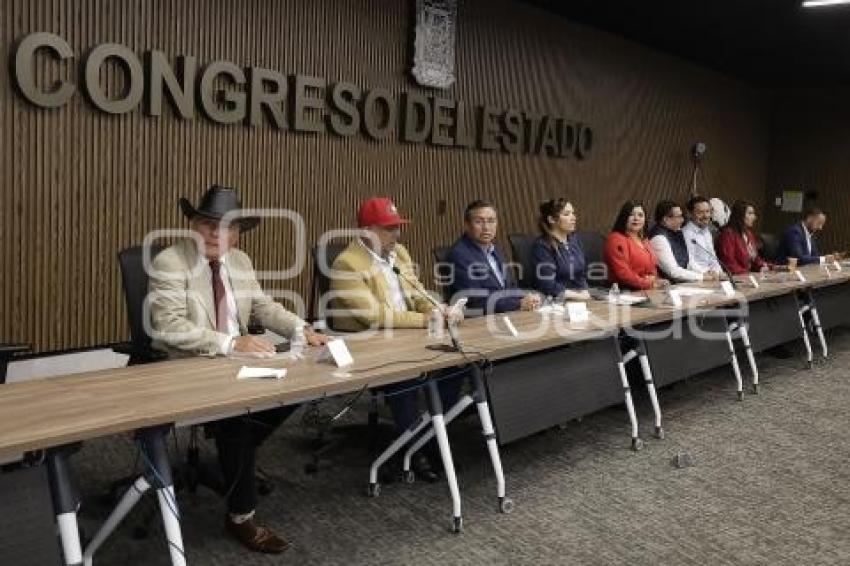 CONGRESO . REUNIÓN CON MIGRANTES