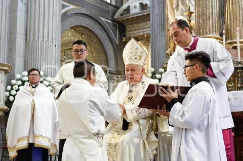 RELIGIÓN . ORDENACIÓN SACERDOTAL