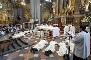 RELIGIÓN . ORDENACIÓN SACERDOTAL