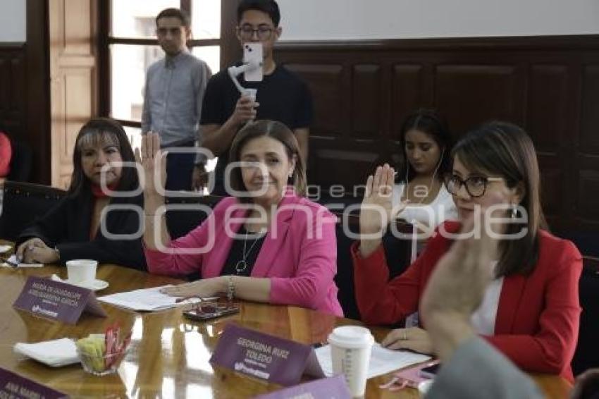 REGIDORES . COMISIÓN DE GOBERNACIÓN