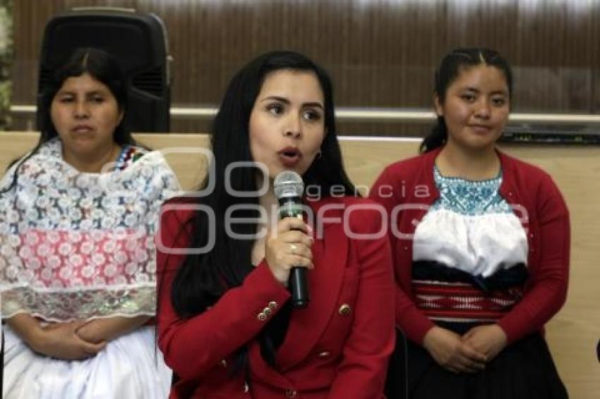 CONGRESO . FERIA AHUACATLÁN