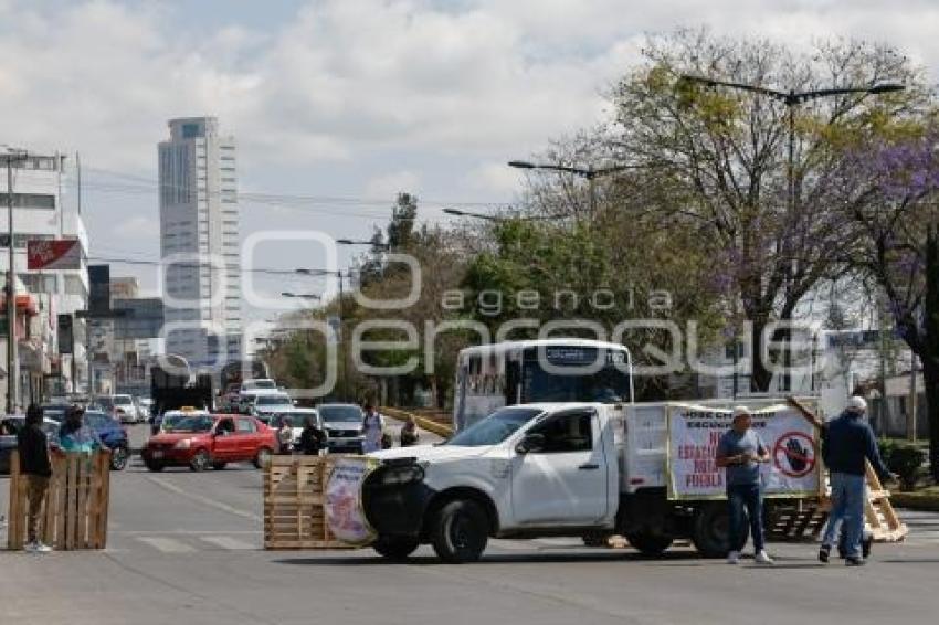 MANIFESTACIÓN . PARQUÍMETROS