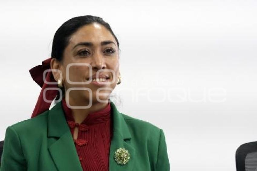 CONGRESO . NORMA PIMENTEL