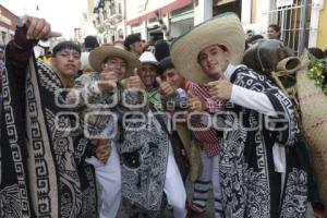 SAN PEDRO CHOLULA . DESFILE DE MASCARITAS