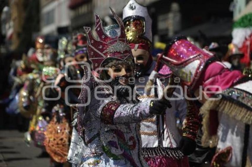DESFILE DE HUEHUES