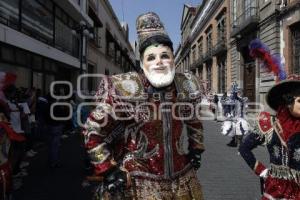 DESFILE DE HUEHUES