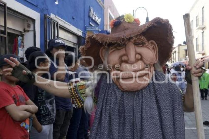 SAN PEDRO CHOLULA . DESFILE DE MASCARITAS