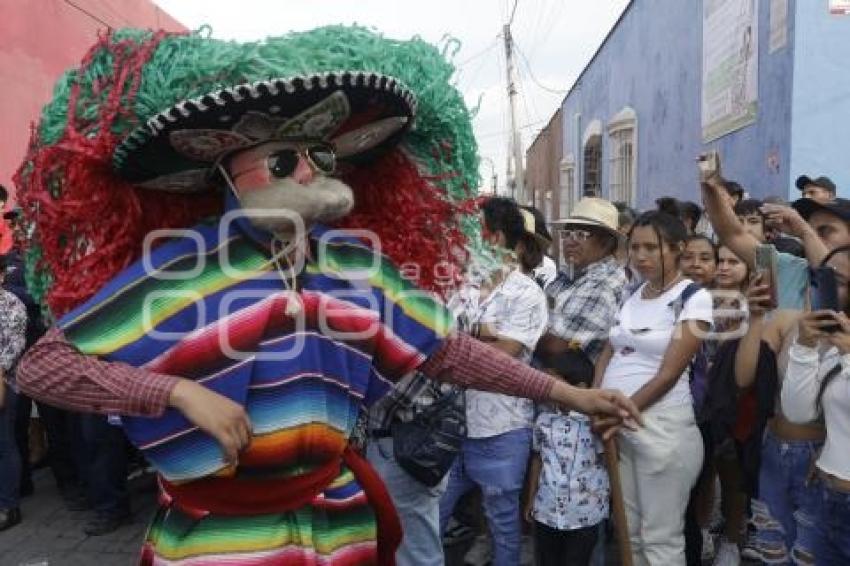 SAN PEDRO CHOLULA . DESFILE DE MASCARITAS