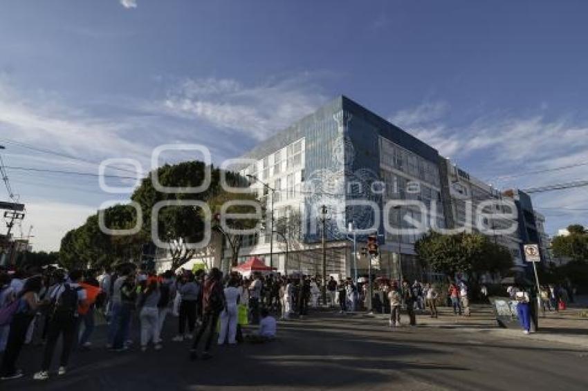 MANIFESTACIÓN . FACULTAD DE MEDICINA