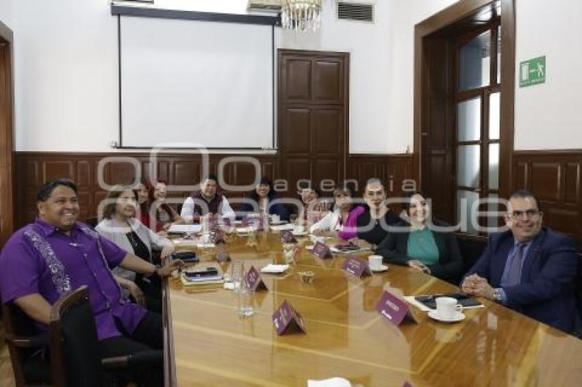 REGIDORES . COMISIONES UNIDAS