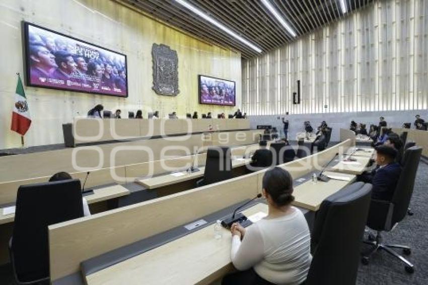 CONGRESO . PARLAMENTO JUVENIL