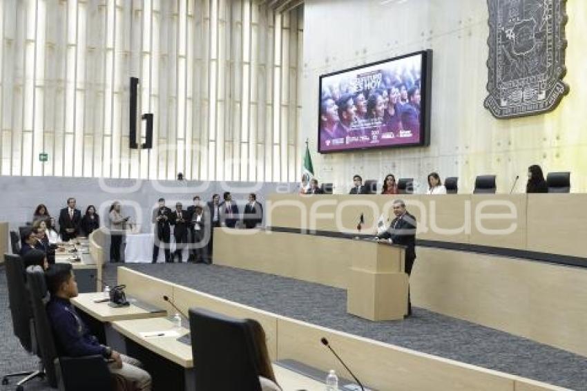 CONGRESO . PARLAMENTO JUVENIL