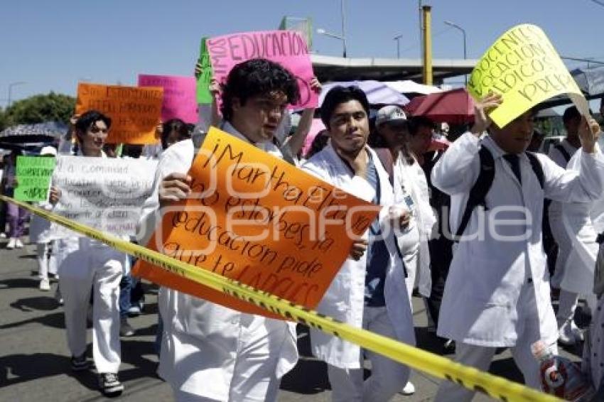MANIFESTACIÓN . FACULTAD DE MEDICINA