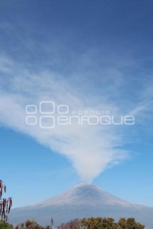 VOLCÁN POPOCATÉPETL . FUMAROLA