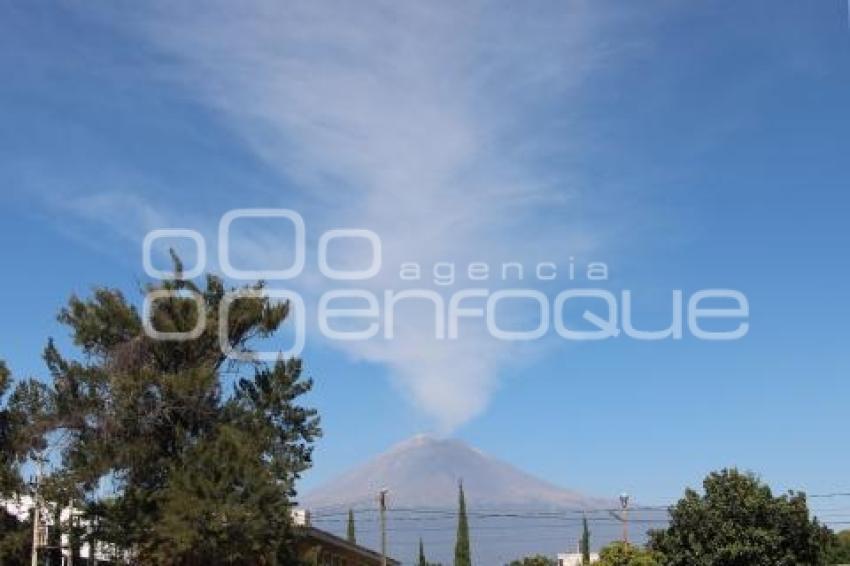 VOLCÁN POPOCATÉPETL . FUMAROLA