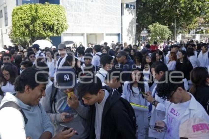MANIFESTACIÓN . FACULTAD DE MEDICINA