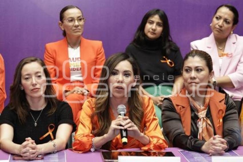 AYUNTAMIENTO . MES DE LA MUJER